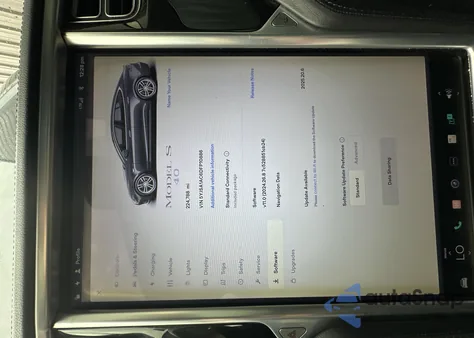 2018 Tesla Model 3 Long Range/Performance z USA, uszkodzony, nr VIN 5YJ3E1EB1JF119497